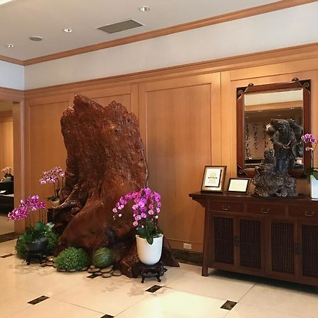Dong Wu Hotel ไทเป ภายนอก รูปภาพ