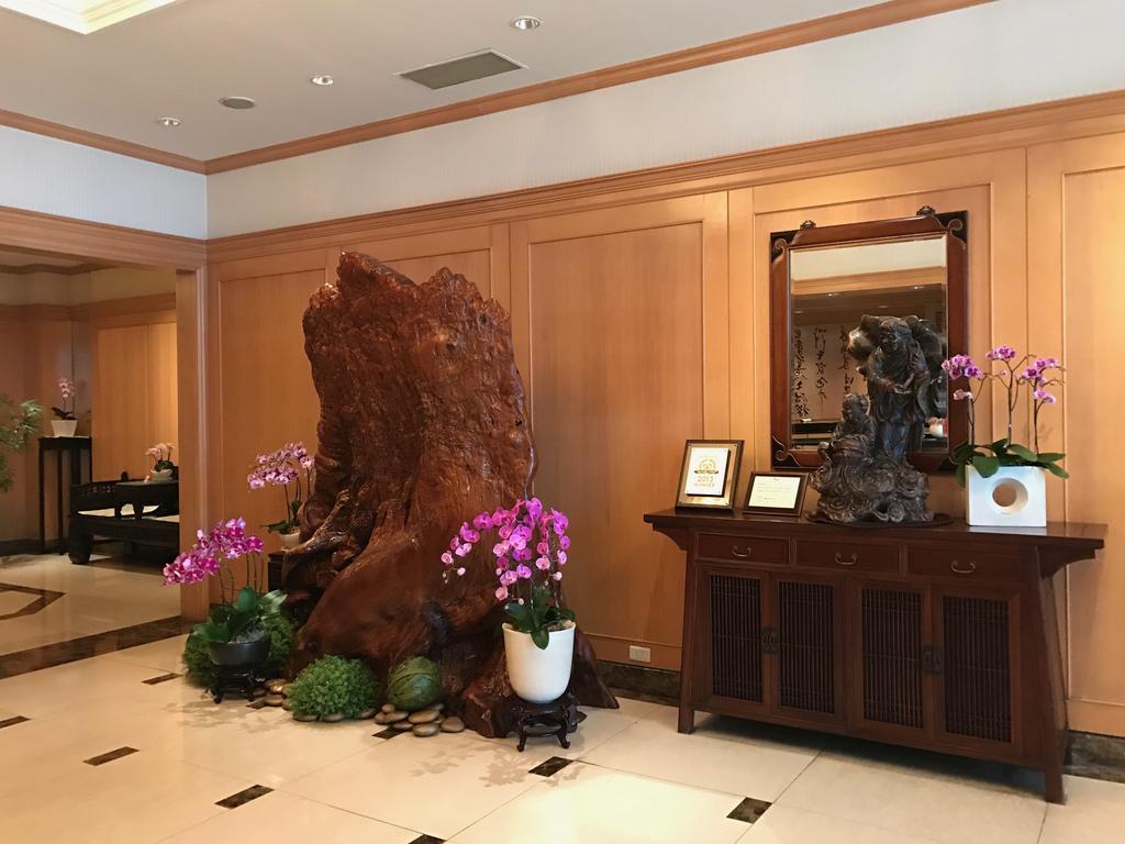 Dong Wu Hotel ไทเป ภายนอก รูปภาพ
