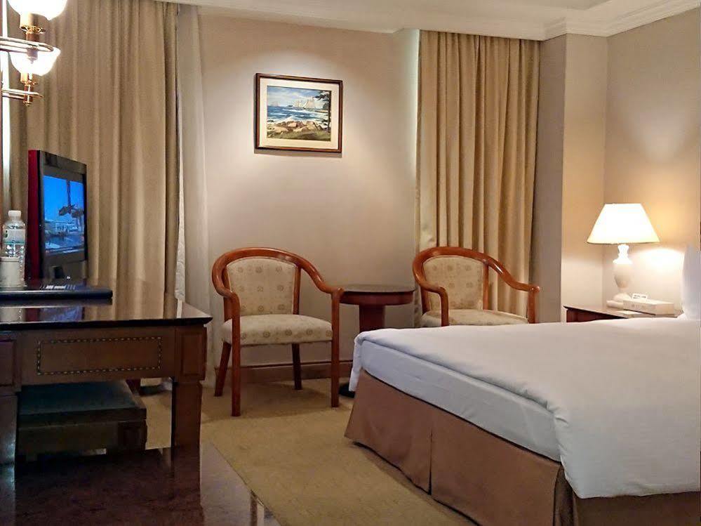 Dong Wu Hotel ไทเป ภายนอก รูปภาพ